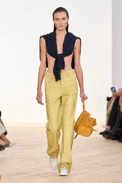 Look 7